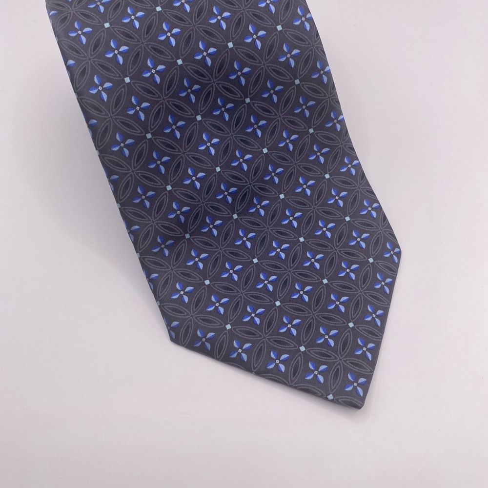 Arrow Geometric Blue and Black Tie